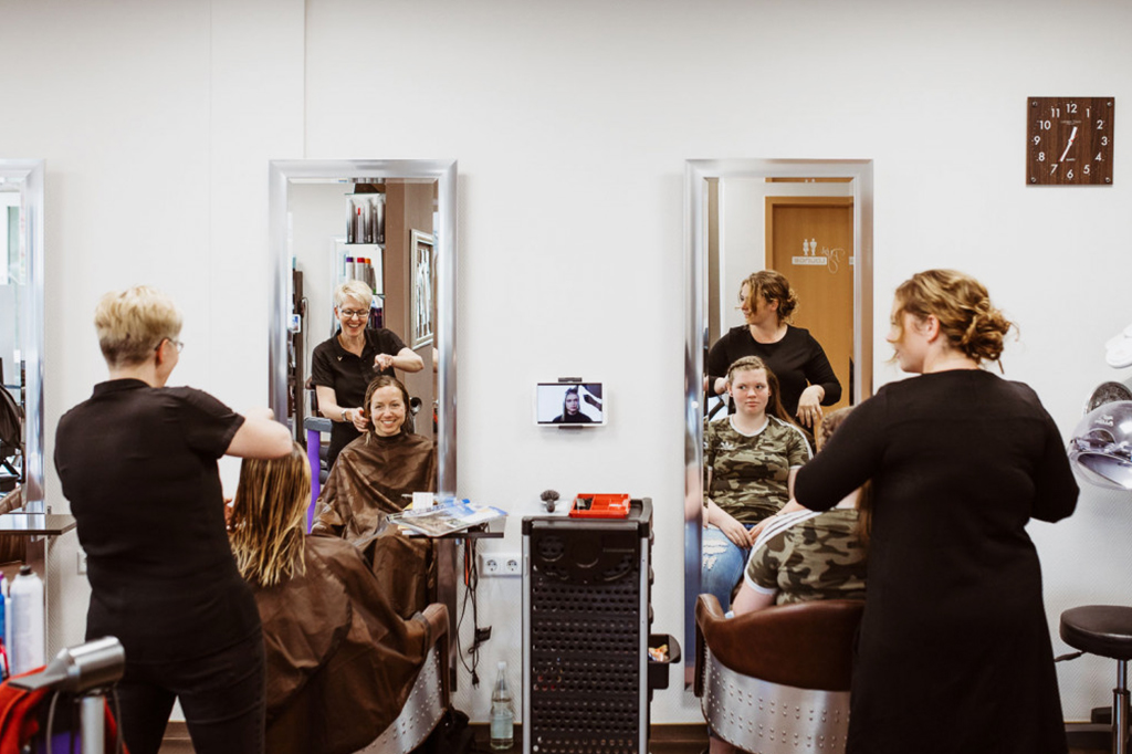 FHAARENHEIT 44 - Ihr Friseur - Salon, Individuelle Haarschnitte, Farbtechniken und Pflege